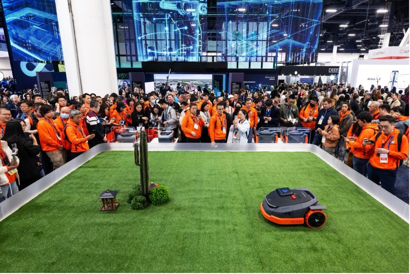 CES现场Navimow割草机收获超高关注