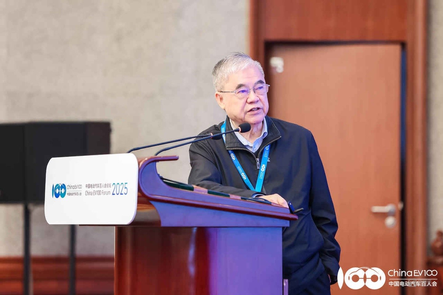 中国工程院院士邬贺铨